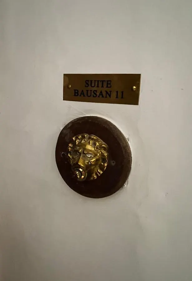Apartment Suite Bausan 11 Naples Italy