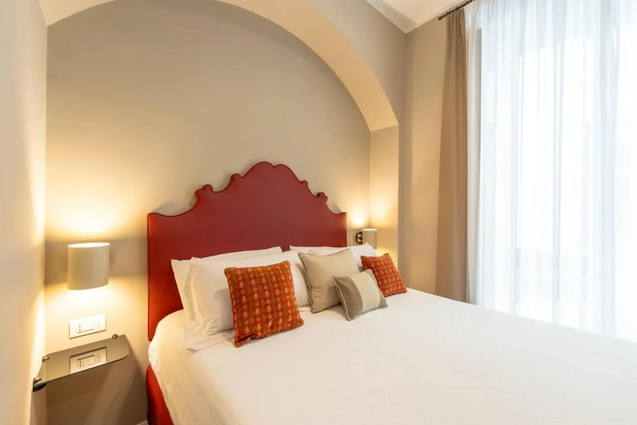 Suite Bausan 11 Naples 0*,  Italy